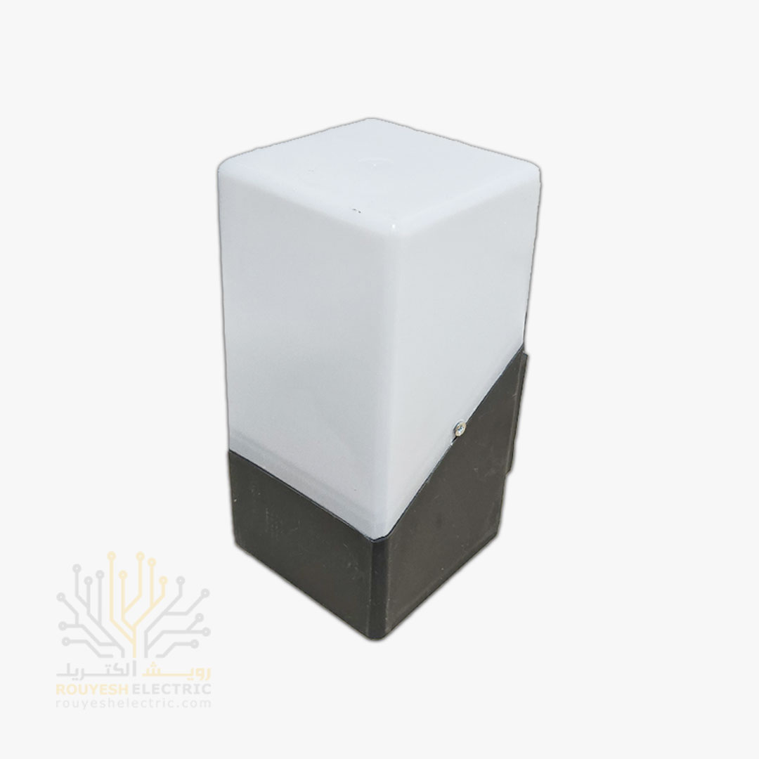 چراغ دیواری برند نورفرد مدل مکعب بدنه مشکی