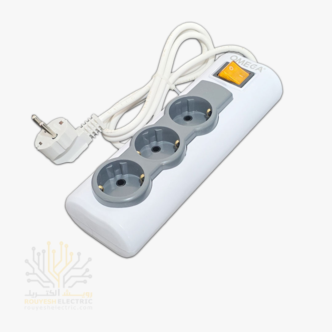 سه راهی برق سیار برند امگا مدل R3000 استاندارد ارتدار کلید دار 1/5 متری 